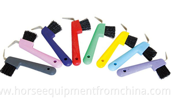 plastic hoof pick (1)